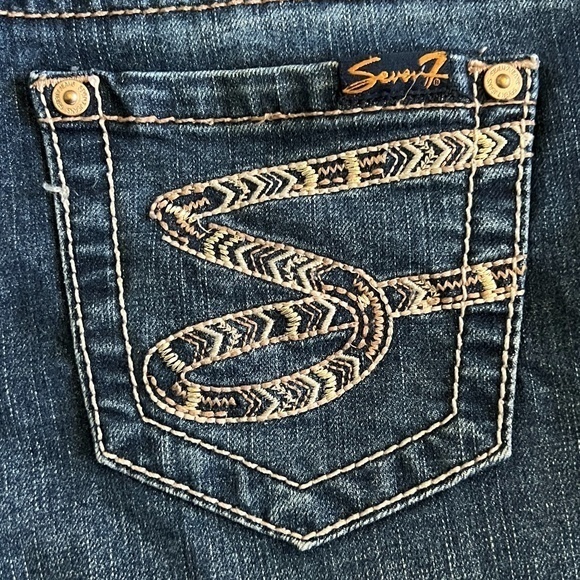 Seven7 Embroidered Jean Shorts Sz. 4 - Picture 6 of 12